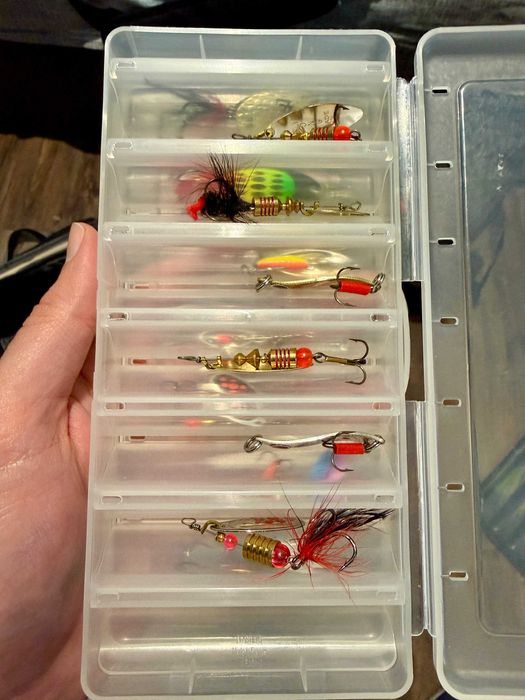 Лот от чисто нови риболовни принадлежности/въдици/макари/примамки