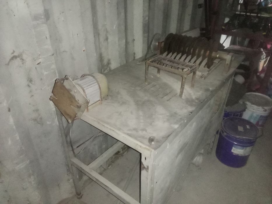 Станок для нарезки,разделки рыбы.