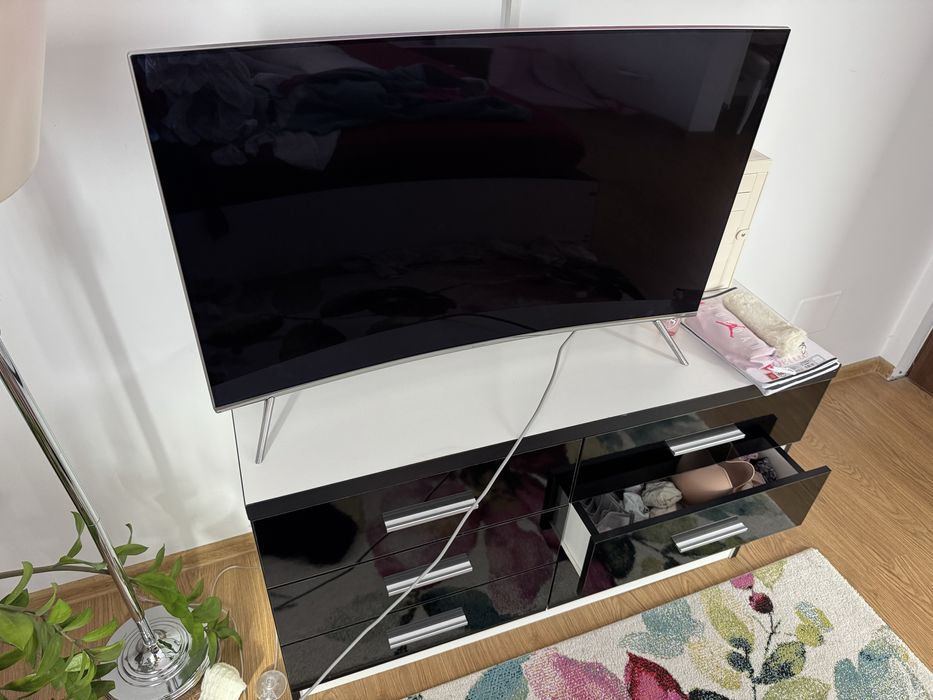 Tv smart samsung curbat