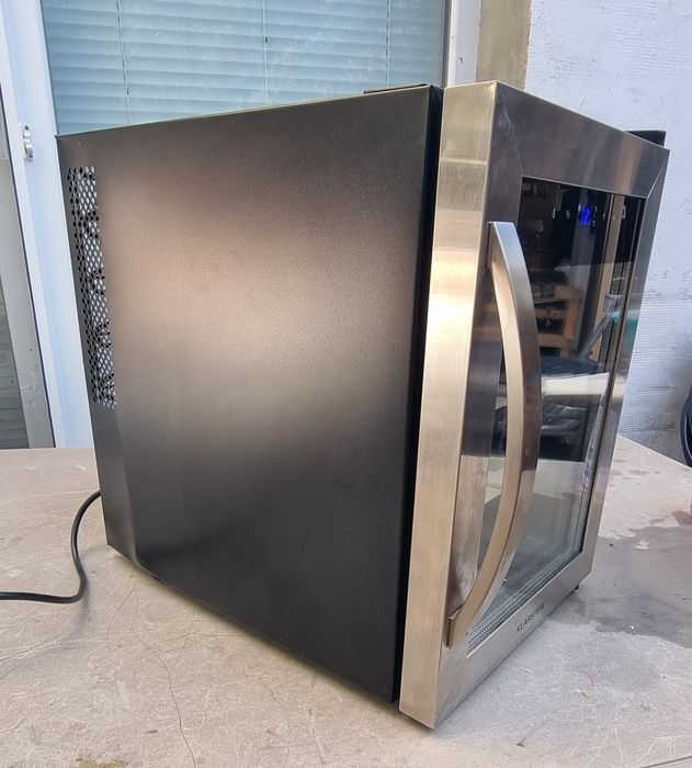 Хладилна витрина за вино Klarstein 31L