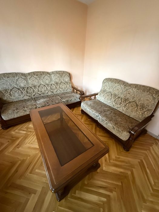 Класическа холова гарнитура от масивно дърво