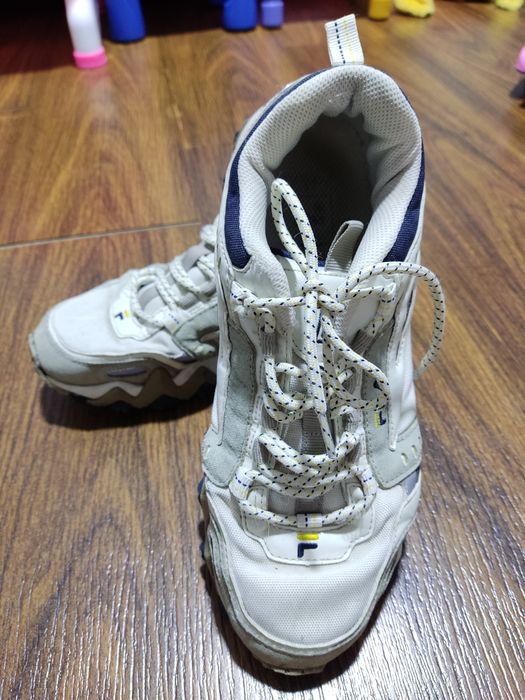 Продам мужские кроссовки