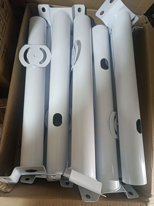 Деворда урнатиладиган прожекторлар учун стойка