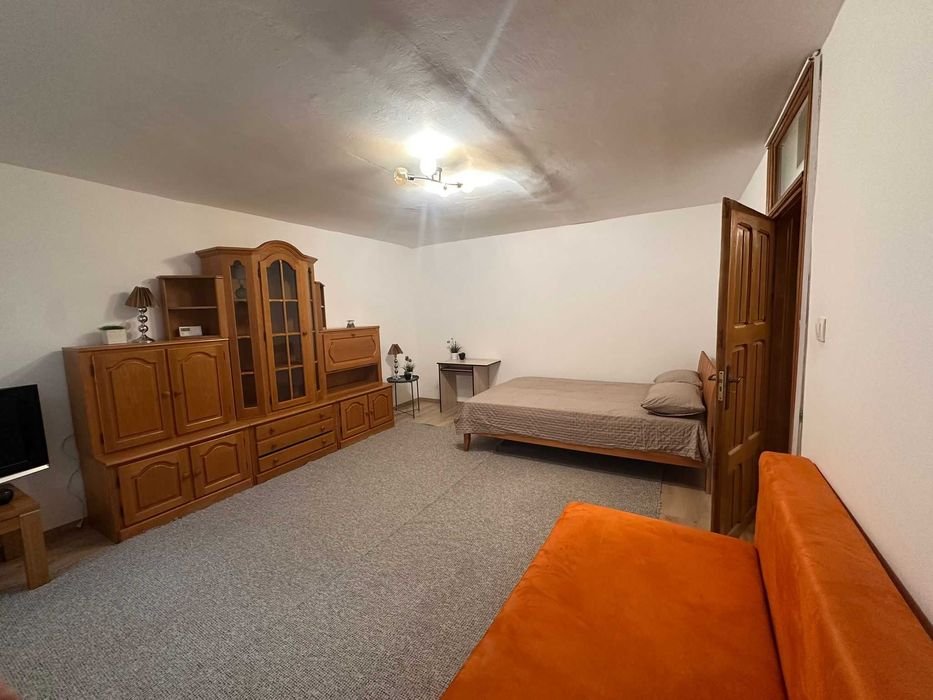 Proprietar, închiriez garsoniera cu contract Anaf _ zona Sineasca