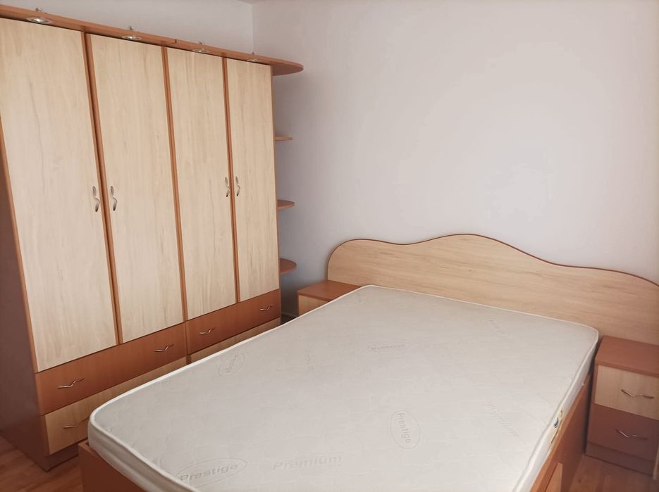 Vând apartament 3 camere decomandat