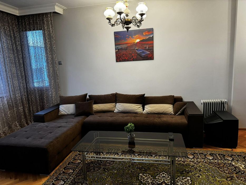 Дава се под наем Четиристаен апартамент в София, Медицинска академия - 128 кв.м за 950 € - Снимка #1