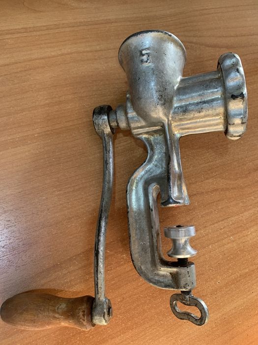 Мясорубка ручная