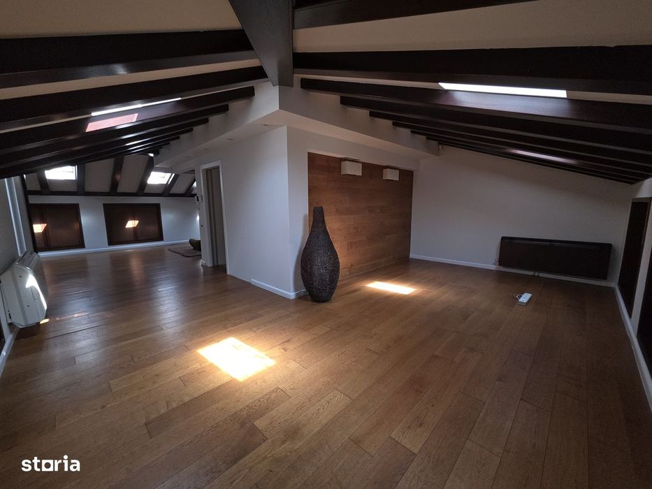 Casă de închiriat cu 6 camere în Damaroaia