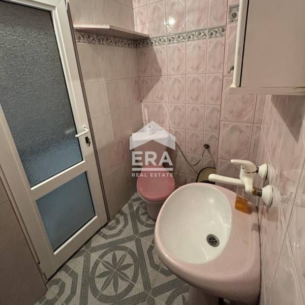 Продава се Двустаен апартамент в Хасково, Център - 50 кв.м за 1224 €/кв.м - Снимка #7