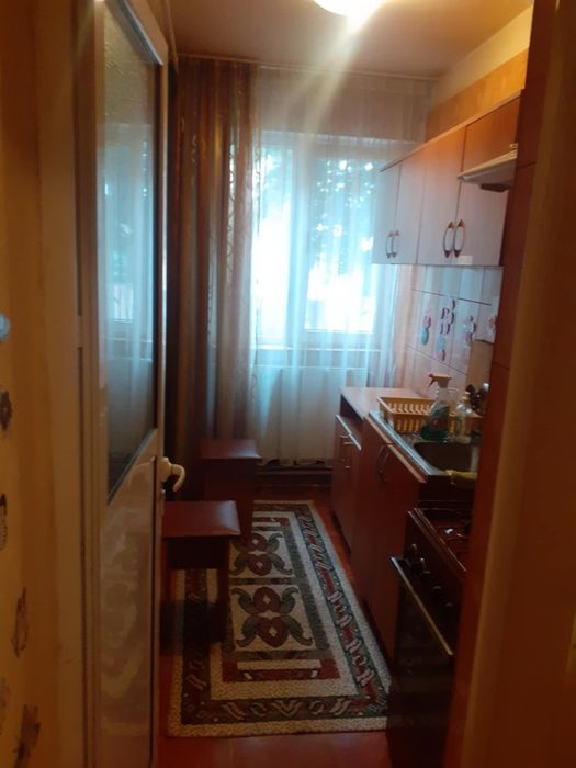 Închiriez garsoniera