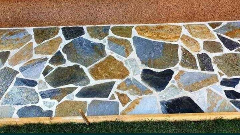 Piatra naturala de munte și montaj