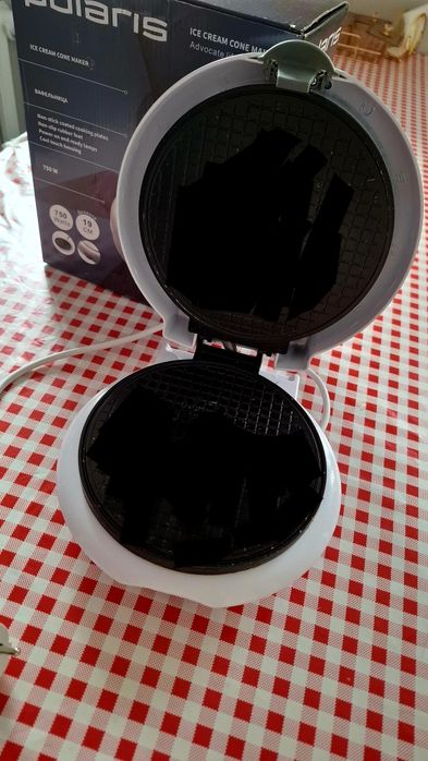 Вафельница Polaris