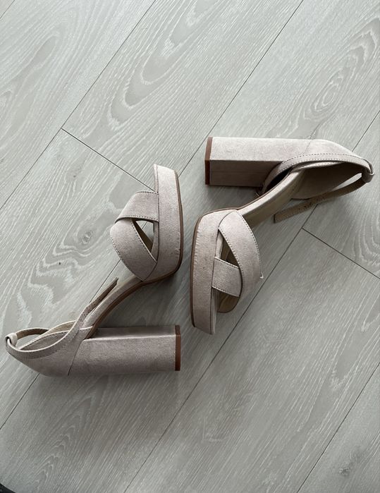 Обувки about you