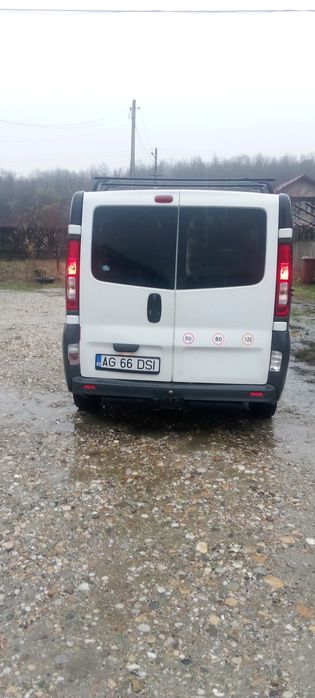 Vînd  dubiță  Reno  Trafic  2010