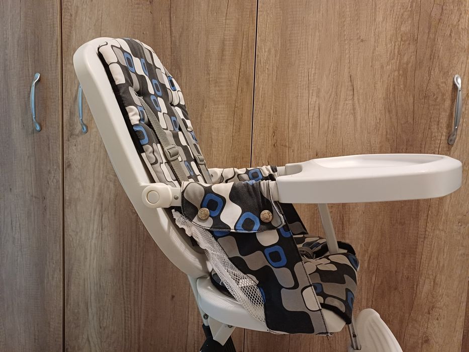 Компактно столче за хранене на бебе