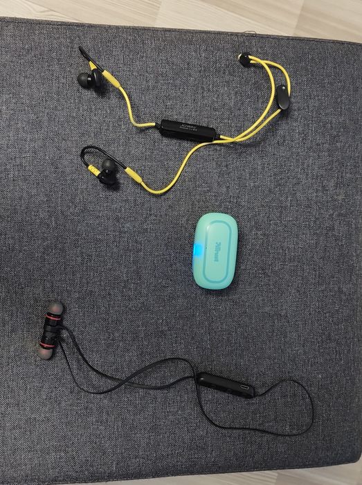 De vânzare căști wireless