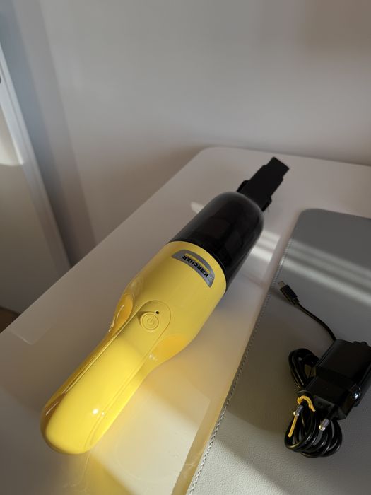 Aspirator de mana Karcher CVH