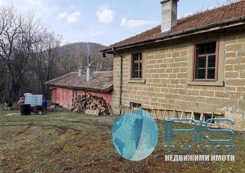 Продава се Къща в Шумен, Център - 125 кв.м за 1760 €/кв.м - Снимка #1