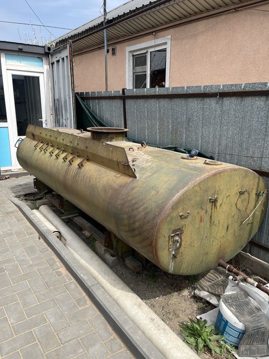 Емуость для воды 2,5 куба