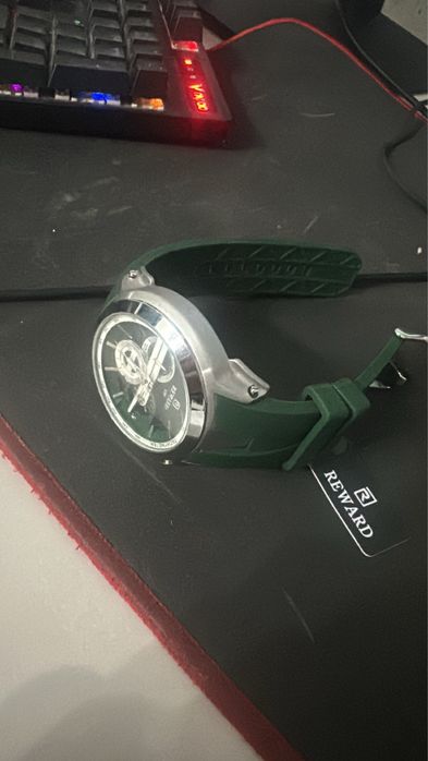 Мужские часы (зелёные)