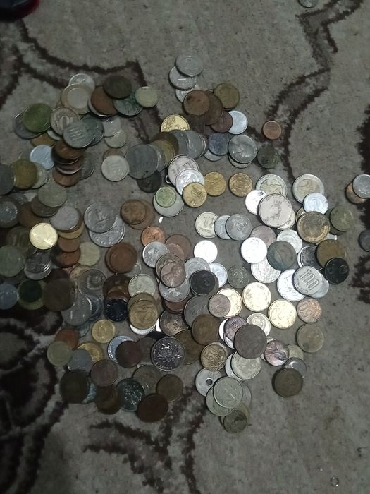 Продам монеты разных