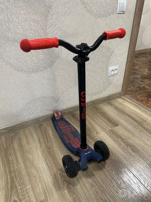 Самокат Micro Maxi Deluxe Pro LED