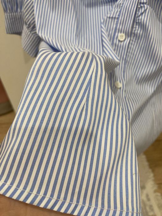 Голубая рубашка в полоску