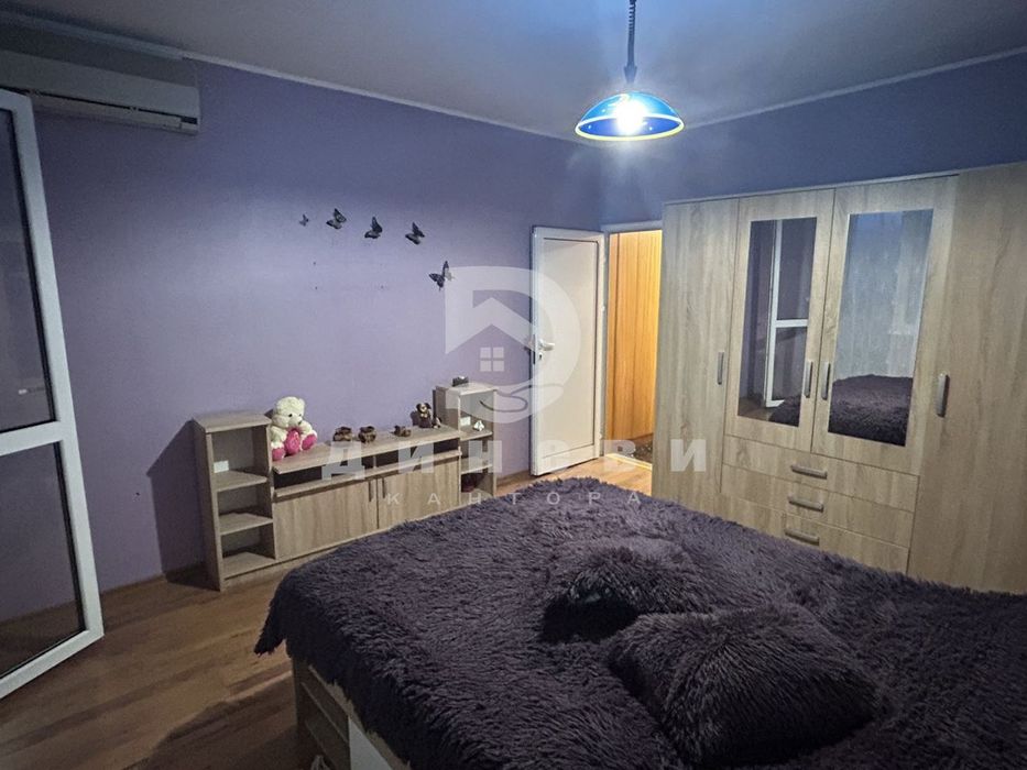 Тристаен апартамент в Железник - Център