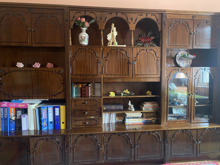 Mobilă din anii ‘80 ,,Păunița”, recondiționată