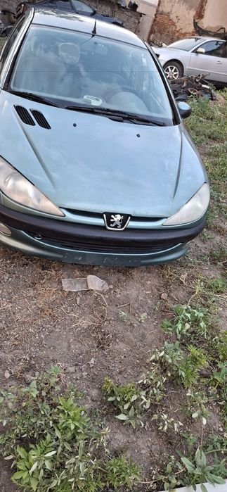 Dezmembrez Peugeot 206 2l hdi kilometri 145000
