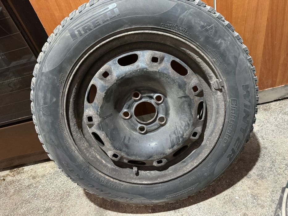 De vanzare 4 anvelope set Pirelli Cinturato 185/60/14