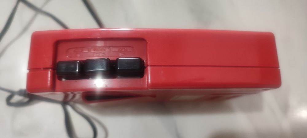 2 aparate audio cu casetă tip walkman