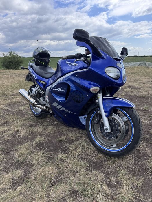 Triumph st 995 i