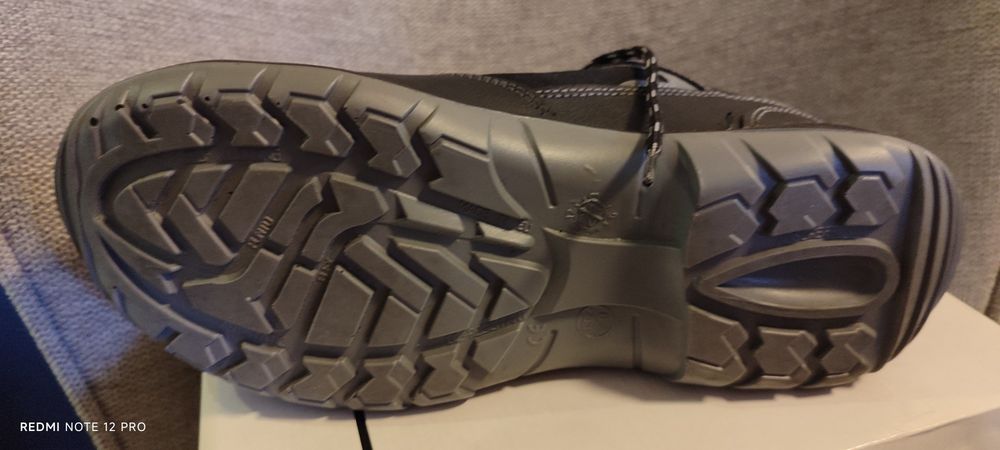 Адр-обувки Veltuff