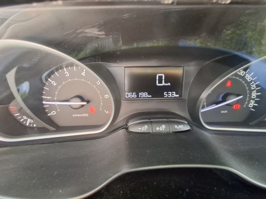 Peugeot 208 2017 година