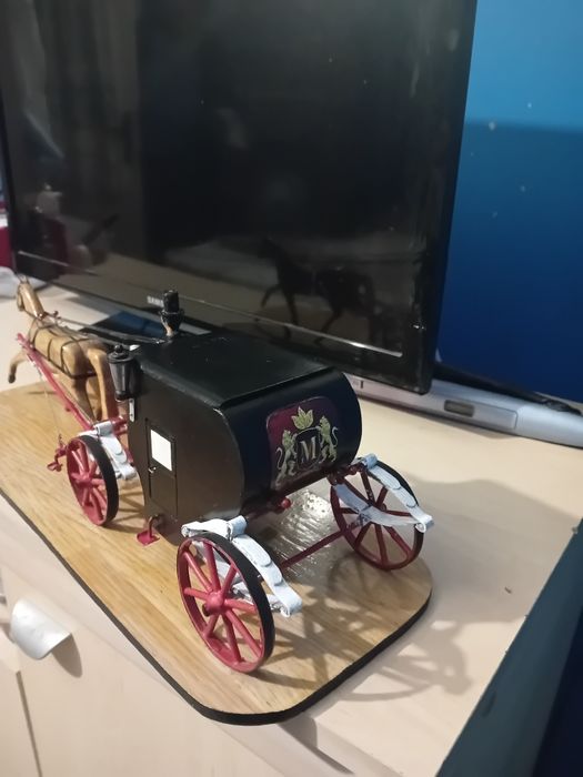 Caleasca cu cal și birjar