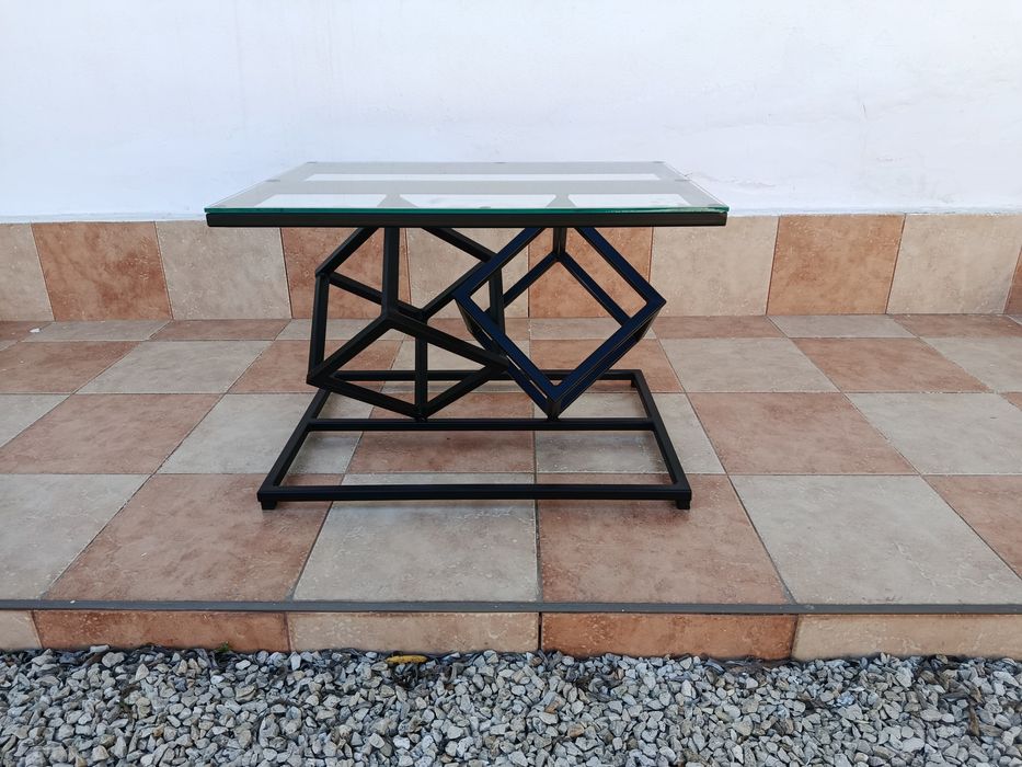 Măsuță cafea - design geometric