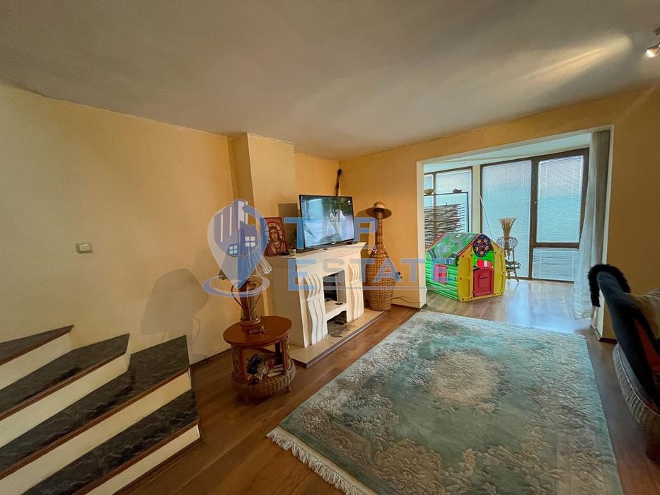 Четириетажна къща в кв. Варуша, Велико Търново