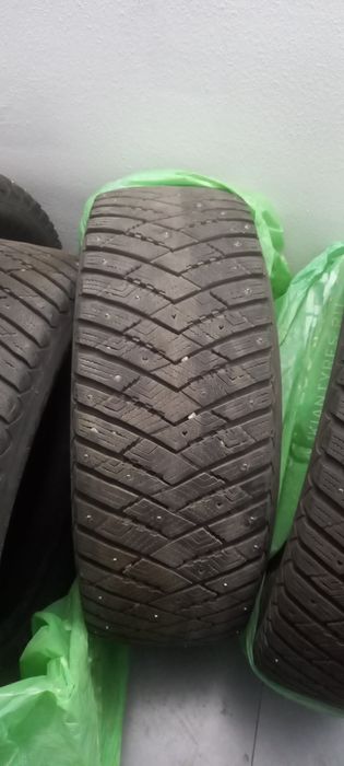 Продам шыны   на машыну