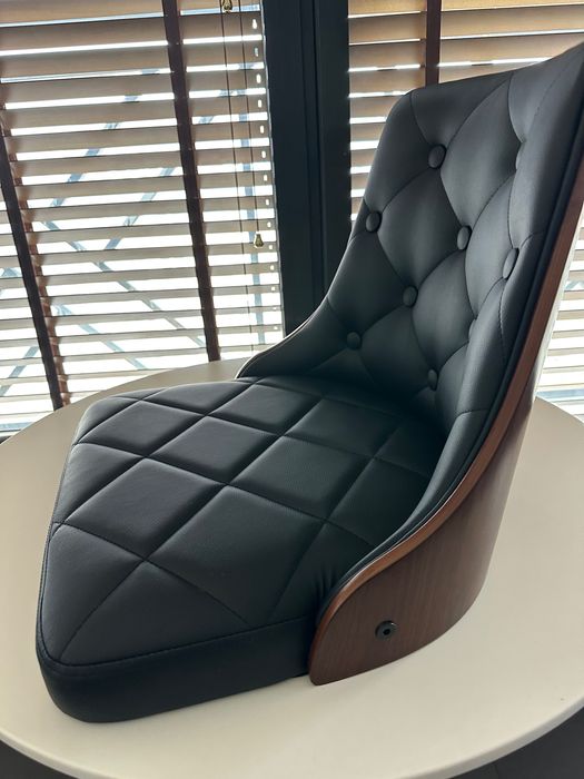 Седалка за бар стол Бостън + болтове и ключ