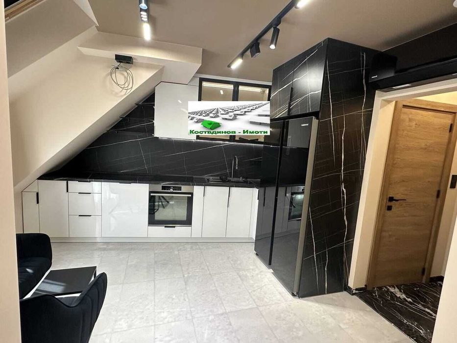 Продава се Тристаен апартамент в Пловдив, Мараша - 135 кв.м за 2660 €/кв.м - Снимка #2