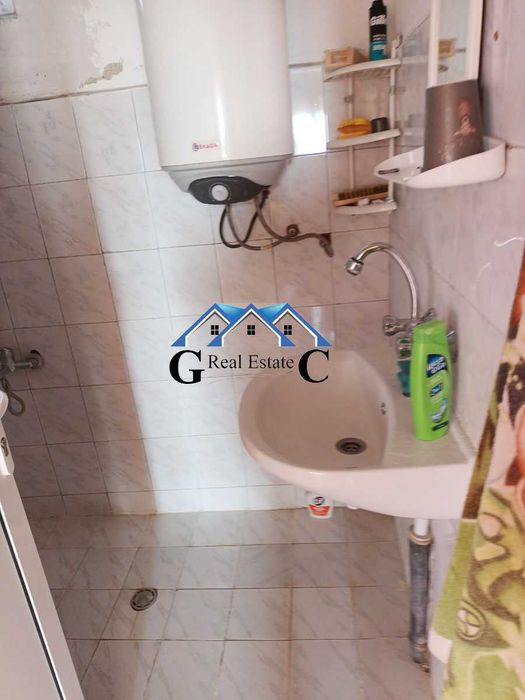 Дава се под наем Четиристаен апартамент в Варна, Център - 16 кв.м за 178.5 € - Снимка #2