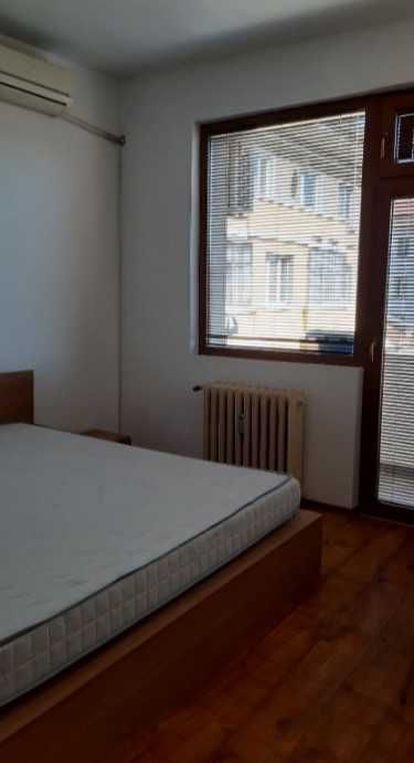 Дава се под наем Тристаен апартамент в София, Център - 65 кв.м за 750 € - Снимка #2