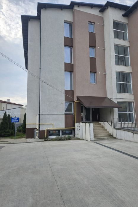 Vand Spațiu Comercial