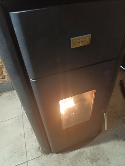 Пелетна камина Golden Fire