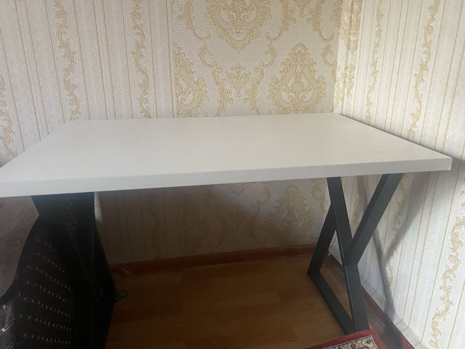 Продаю лофт стол