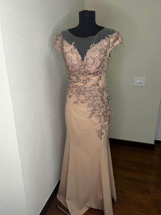 Vând rochiță de seară deosebită