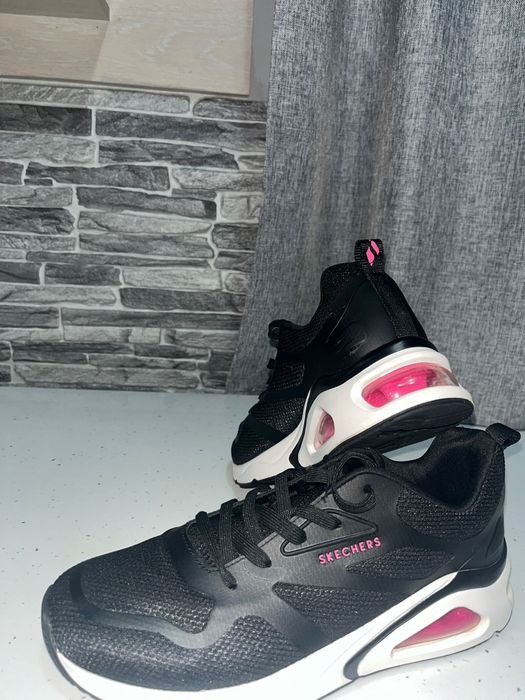 Adidași skechers damă