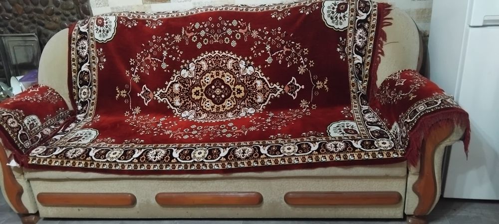 Срочно продам диван