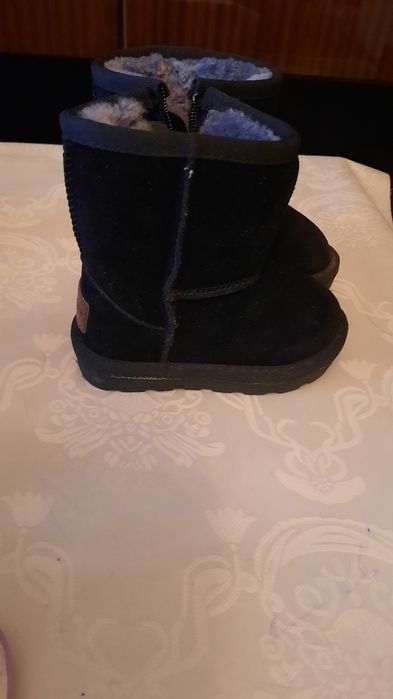 Продам  детские уги.22 размер